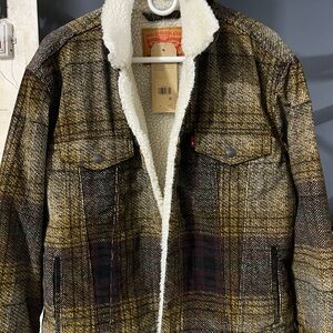 Levi's women’s Checkered Sherpa Jacket - Brown and Cream